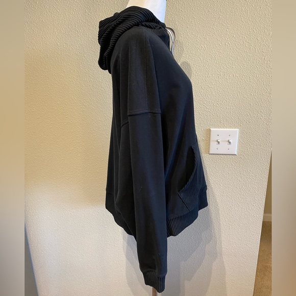 Champion Super soft fleece rib knit Hoodie Black Logo on sleeve Sz Medium - Picture 8 of 10